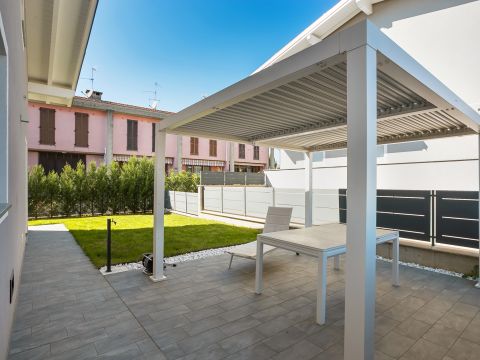 Via San Carlo, 13 - Cologno Al Serio