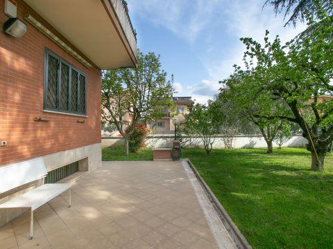 Via Roccabernarda, 48 - Roma