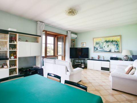 Via Roccabernarda, 48 - Roma