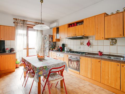 Via Roccabernarda, 48 - Roma