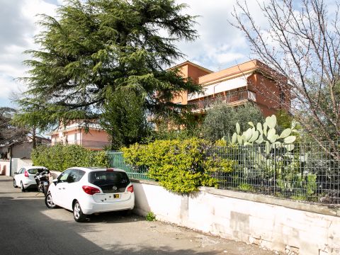 Via Roccabernarda, 48 - Roma