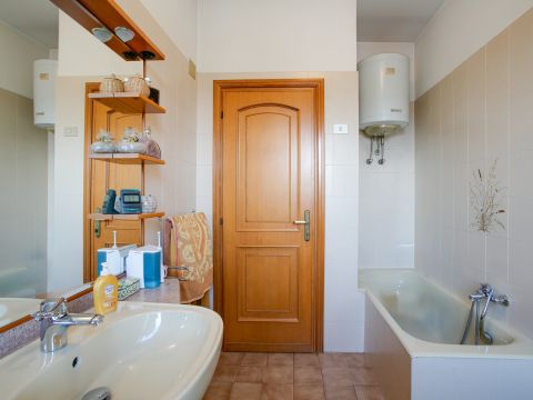 Via Roccabernarda, 48 - Roma