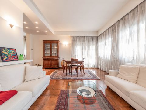 Via I. Nievo, 28 - Ponte San Nicolò