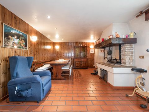 Via I. Nievo, 28 - Ponte San Nicolò