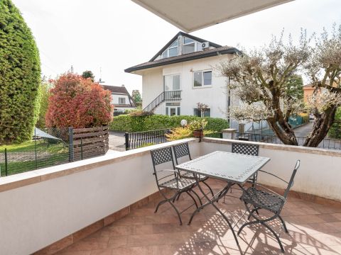 Via I. Nievo, 28 - Ponte San Nicolò