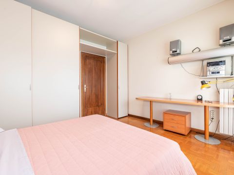 Via I. Nievo, 28 - Ponte San Nicolò