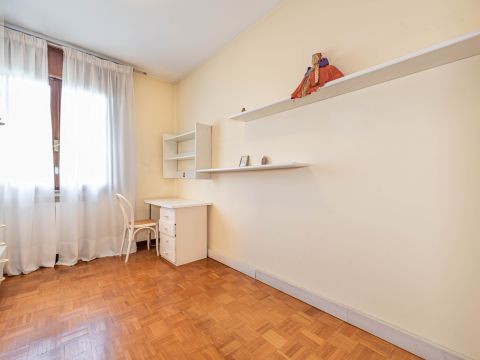 Via I. Nievo, 28 - Ponte San Nicolò