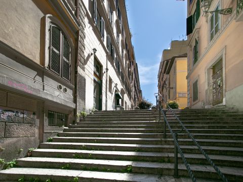 Via dei Quattro Cantoni, 9a - Roma