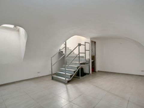 Via dei Quattro Cantoni, 9a - Roma