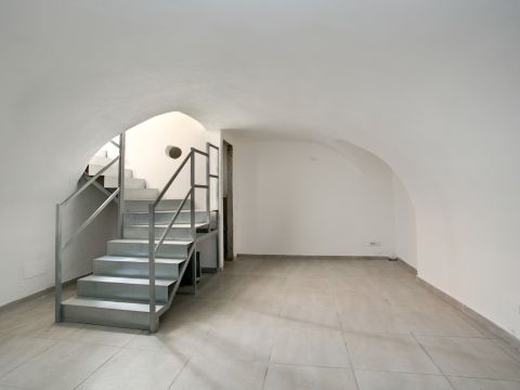 Via dei Quattro Cantoni, 9a - Roma