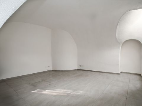 Via dei Quattro Cantoni, 9a - Roma