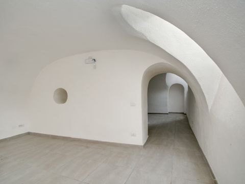 Via dei Quattro Cantoni, 9a - Roma