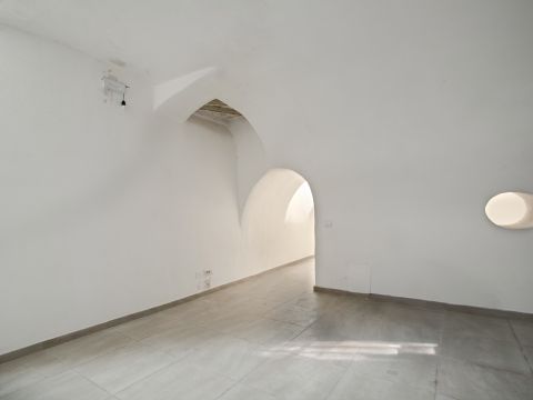 Via dei Quattro Cantoni, 9a - Roma