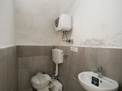 Via dei Quattro Cantoni, 9a - Roma