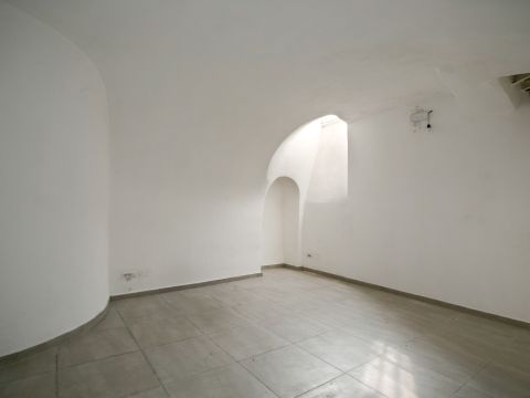 Via dei Quattro Cantoni, 9a - Roma