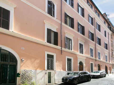 Via dei Quattro Cantoni, 9a - Roma