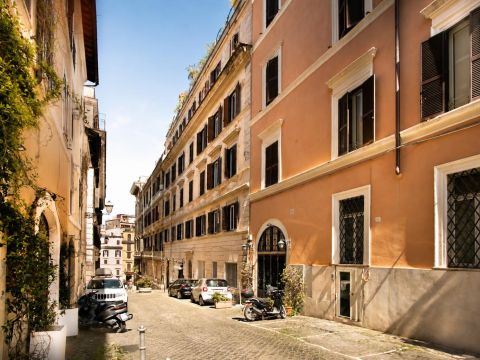 Via dei Quattro Cantoni, 9a - Roma