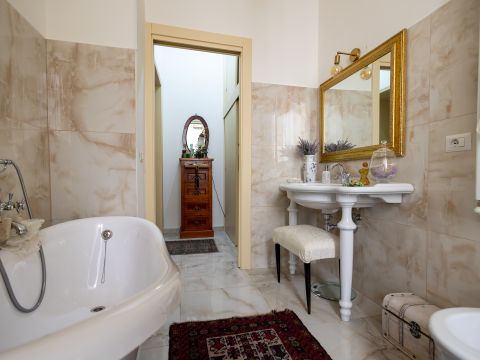 Via Aldo Barbaro, 30 - Catanzaro