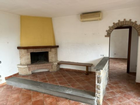 Via Oglio, 15 - Montemurlo