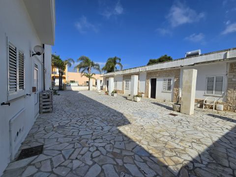 Via Santa Cesarea Terme, 72 - Minervino Di Lecce