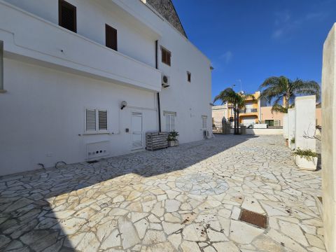 Via Santa Cesarea Terme, 72 - Minervino Di Lecce
