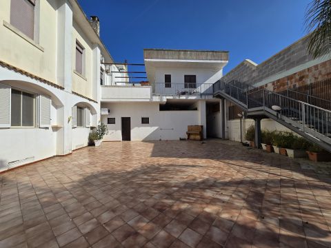 Via Santa Cesarea Terme, 72 - Minervino Di Lecce