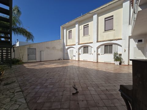 Via Santa Cesarea Terme, 72 - Minervino Di Lecce