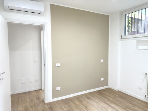 Via Roncaglia, 14 - Milano