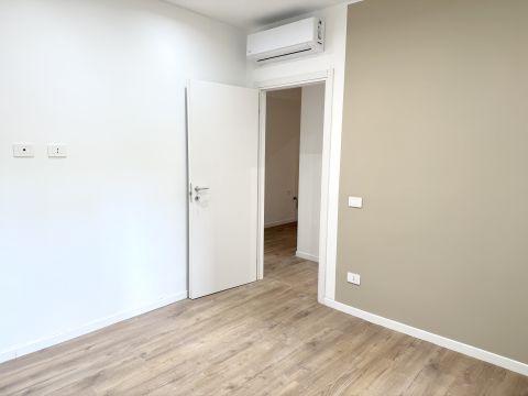 Via Roncaglia, 14 - Milano