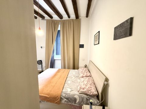 Via Bramante, 15 - Milano