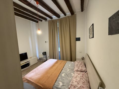 Via Bramante, 15 - Milano