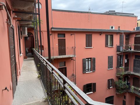 Via Bramante, 15 - Milano