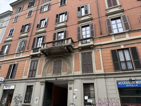 Via Bramante, 15 - Milano