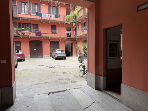 Via Bramante, 15 - Milano