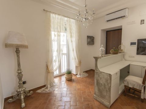 Vico Miracoli, 49 - Napoli