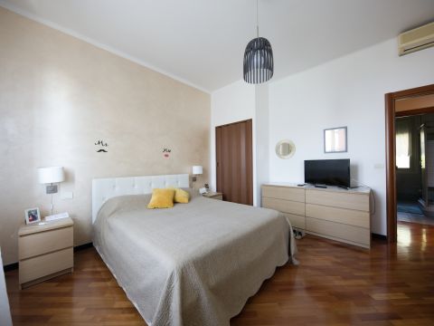 Via Nicolò Copernico, 15 - Genova