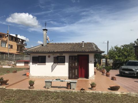 Via Borgomanero, 36 - Roma