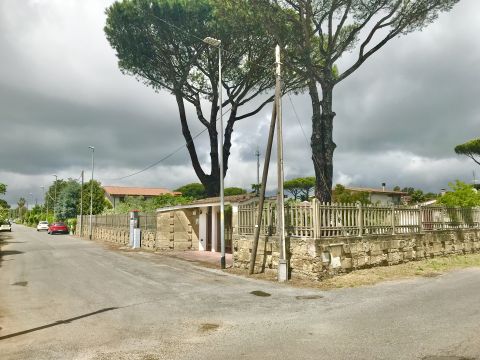 Via Borgomanero, 36 - Roma