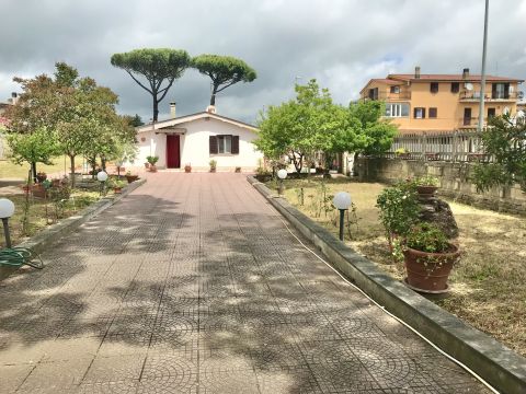 Via Borgomanero, 36 - Roma