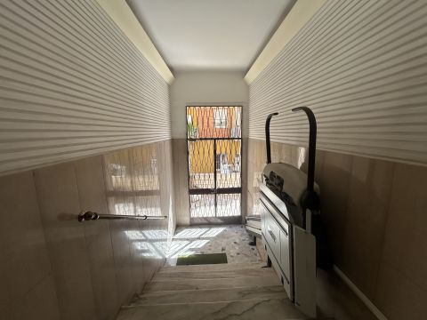 Via Laura Mantegazza, 35 - Roma