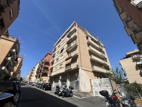 Via Laura Mantegazza, 35 - Roma