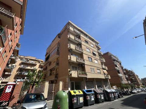 Via Laura Mantegazza, 35 - Roma
