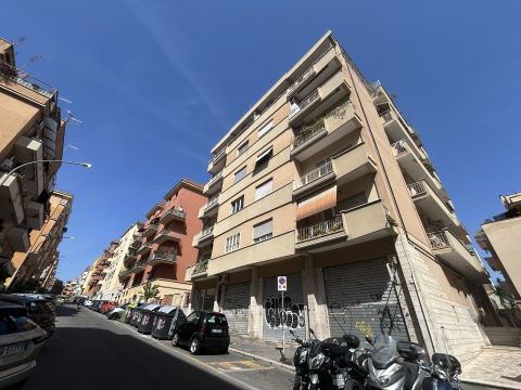 Via Laura Mantegazza, 35 - Roma