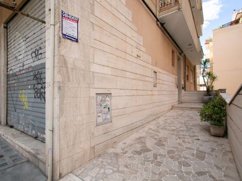 Via Laura Mantegazza, 35 - Roma
