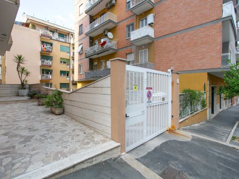 Via Laura Mantegazza, 35 - Roma