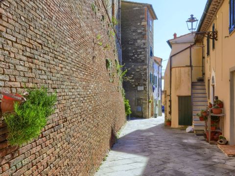 Via Enrico De Nicola - Rosignano Marittimo