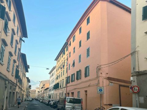 Via Sproni, 60 - Livorno