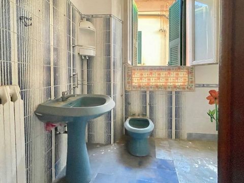 Via Sproni, 60 - Livorno