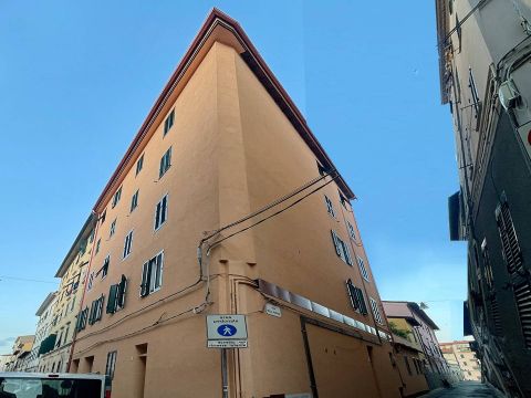 Via Sproni, 60 - Livorno
