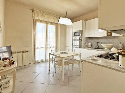 Via Sant'Ambrogio, 34 - Viareggio